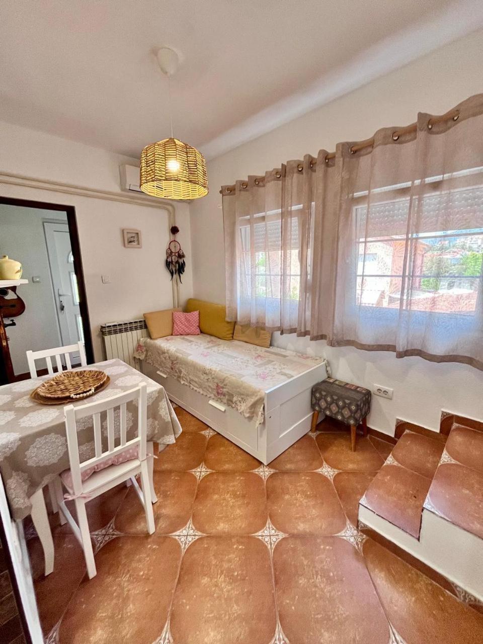 Apartment Edita ติวัต ภายนอก รูปภาพ