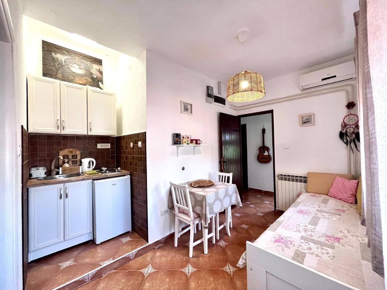 Apartment Edita ติวัต ภายนอก รูปภาพ