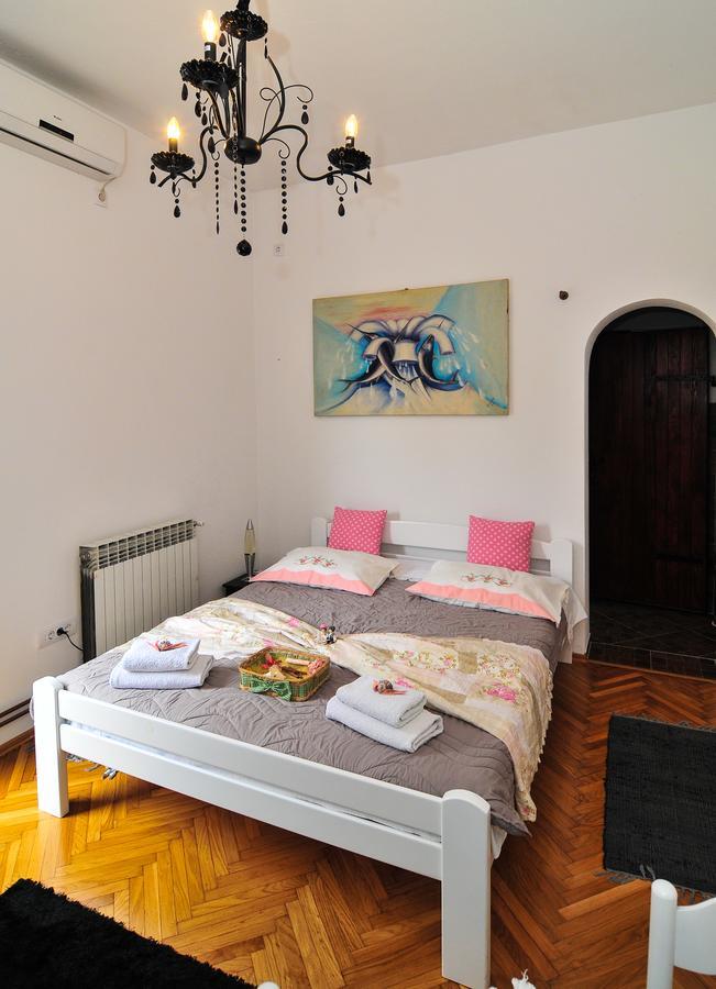 Apartment Edita ติวัต ภายนอก รูปภาพ